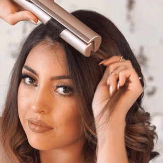 Lisseur 2-en-1 – Attirez les regards avec des boucles souples ou un lissage parfait